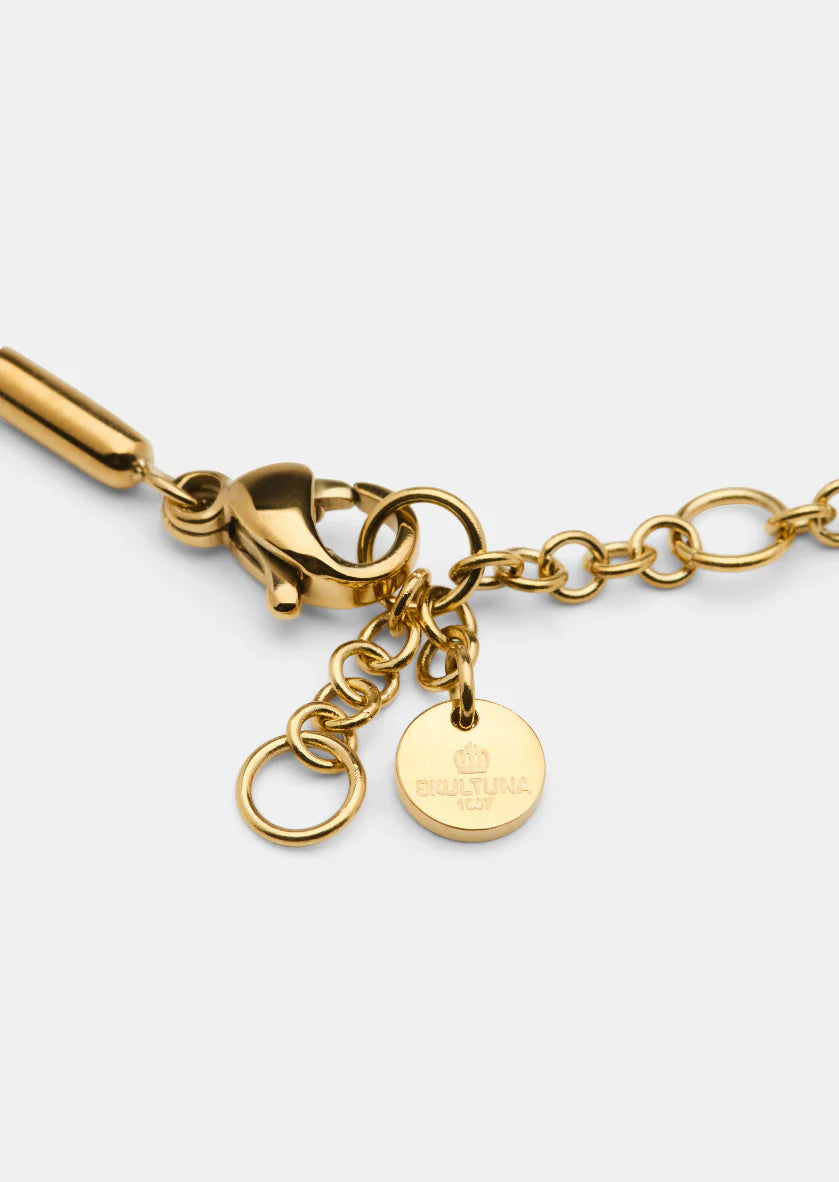 Heart Thread Bracelet