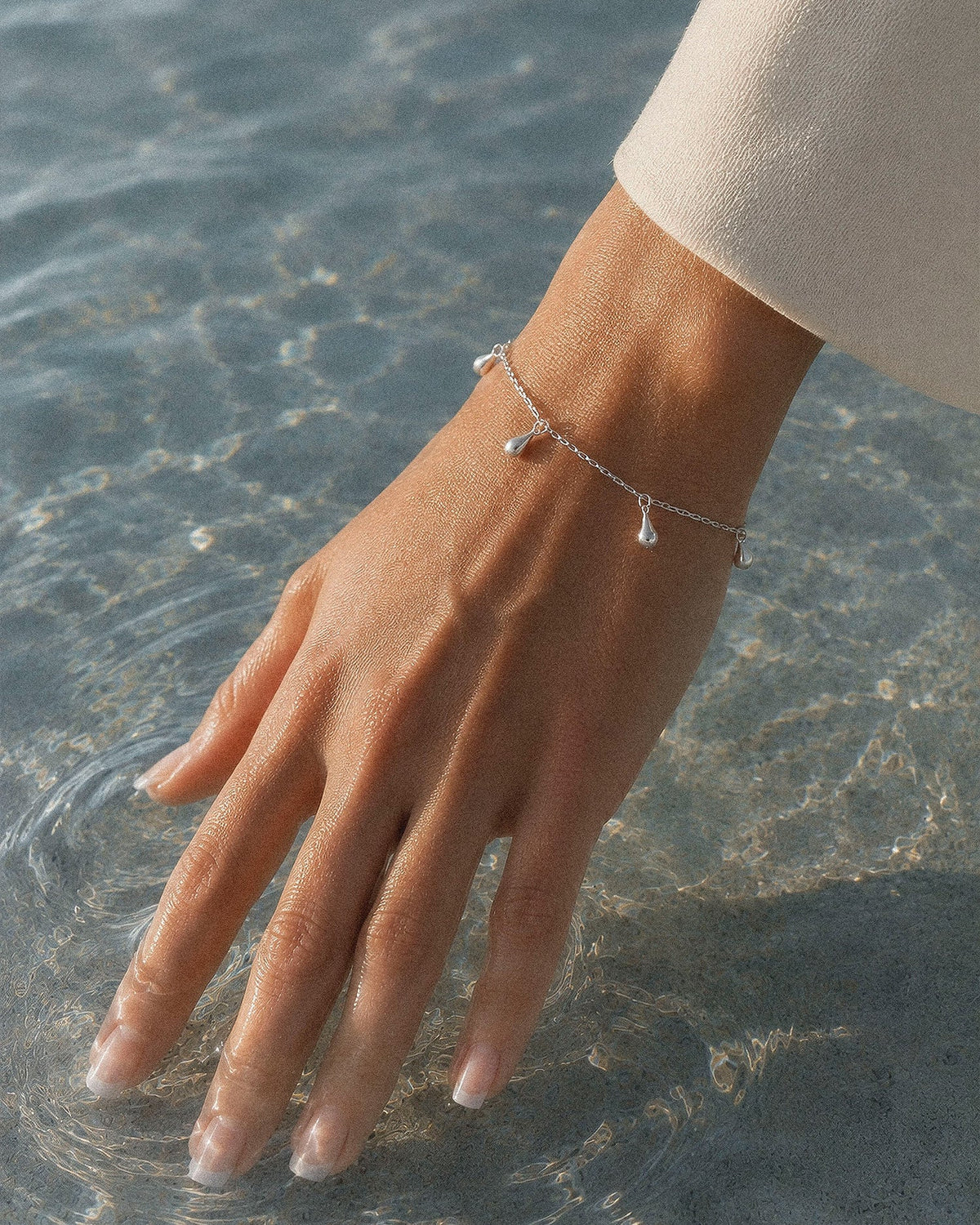 Droplet full bracelet