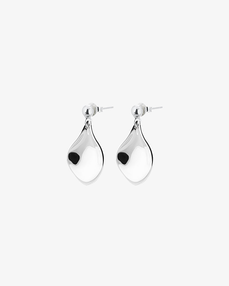 Gaias Grace studs