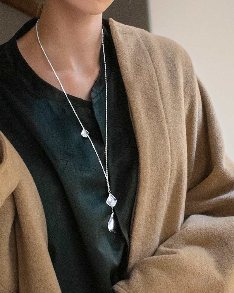 Gaias Grace single necklace long