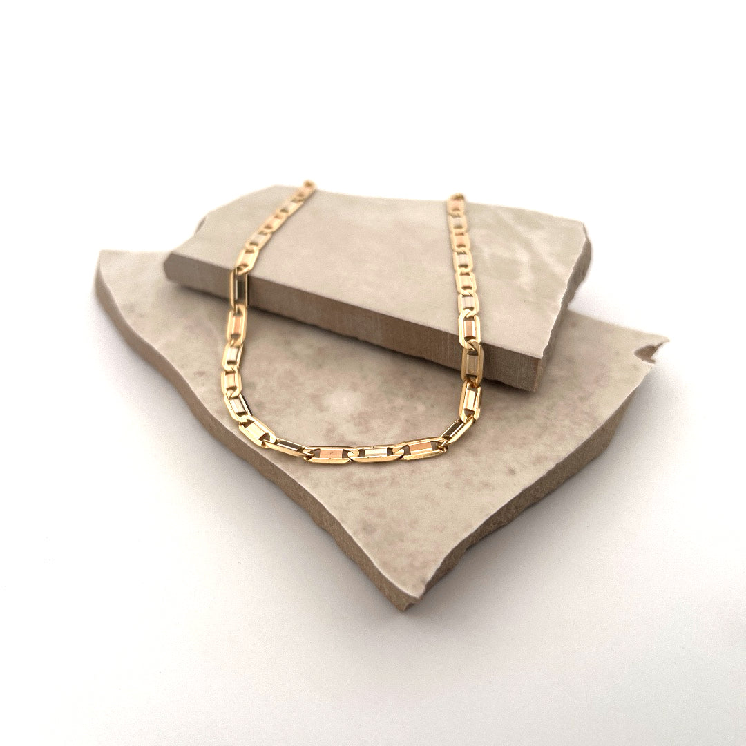 Second hand . Halsband - 44.5 cm