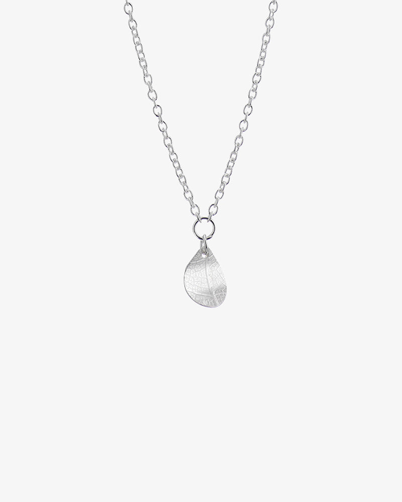 Leaf drop necklace