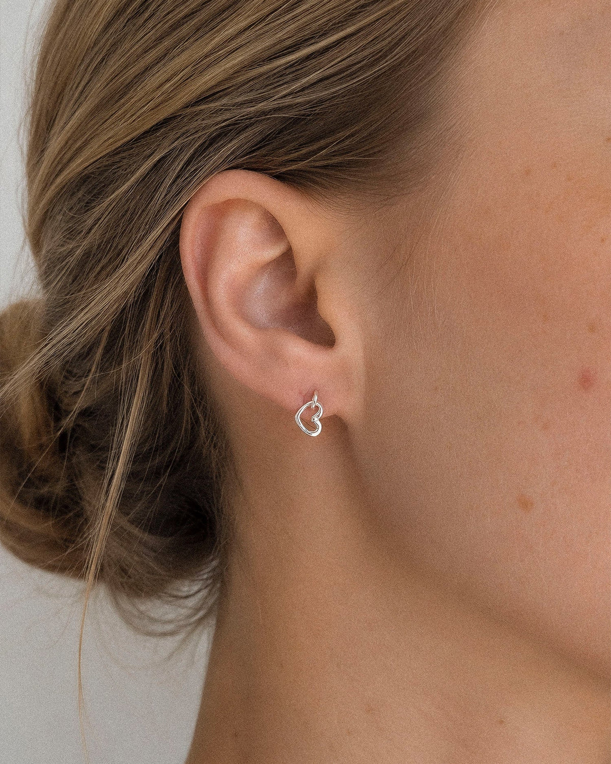 Love Vibe petite studs