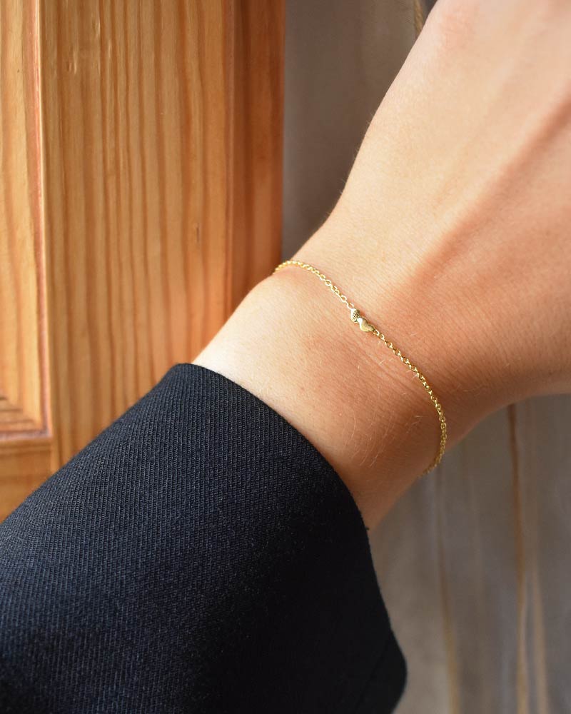 Loving heart bracelet gold