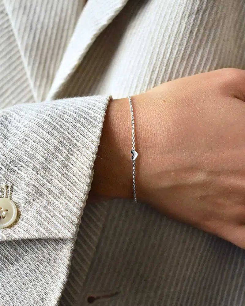 Loving heart drop bracelet