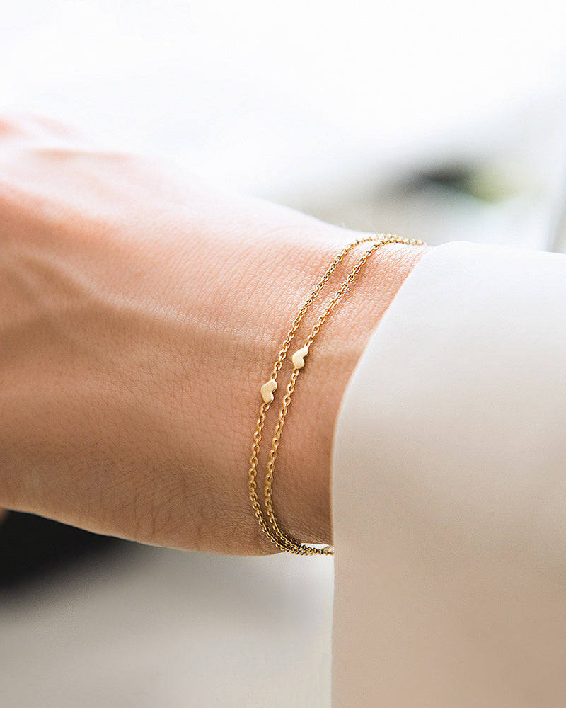 Loving heart drop bracelet gold