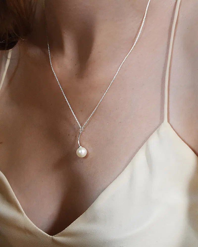 Le Pearl single necklace