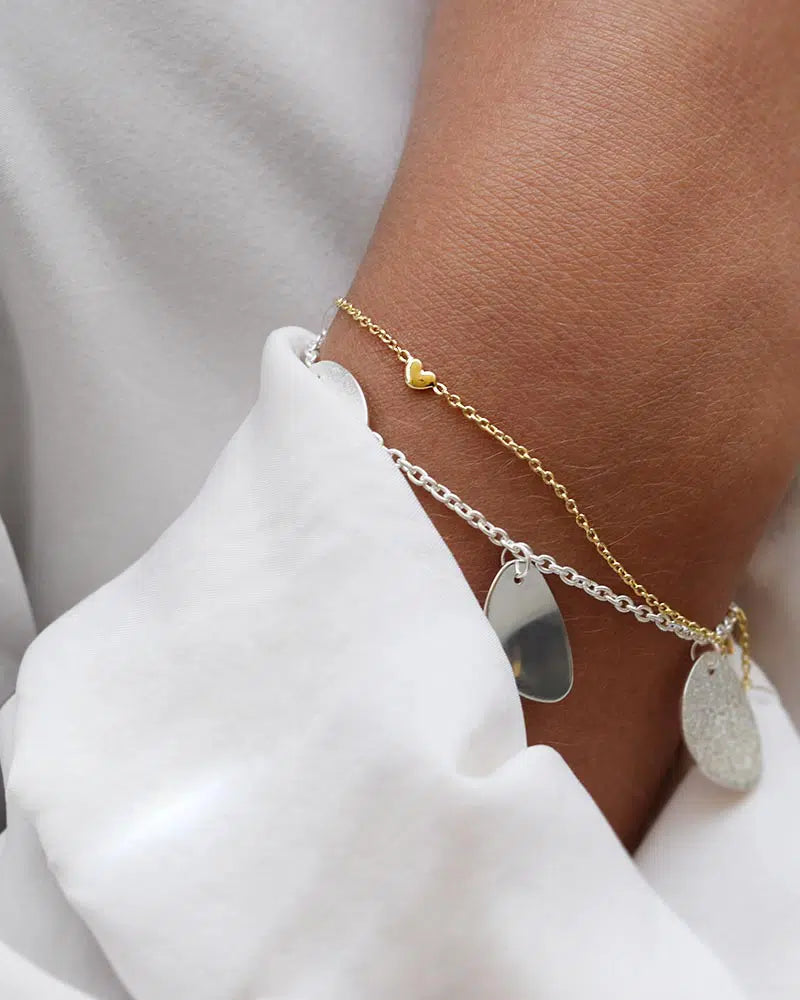 Loving heart drop bracelet gold