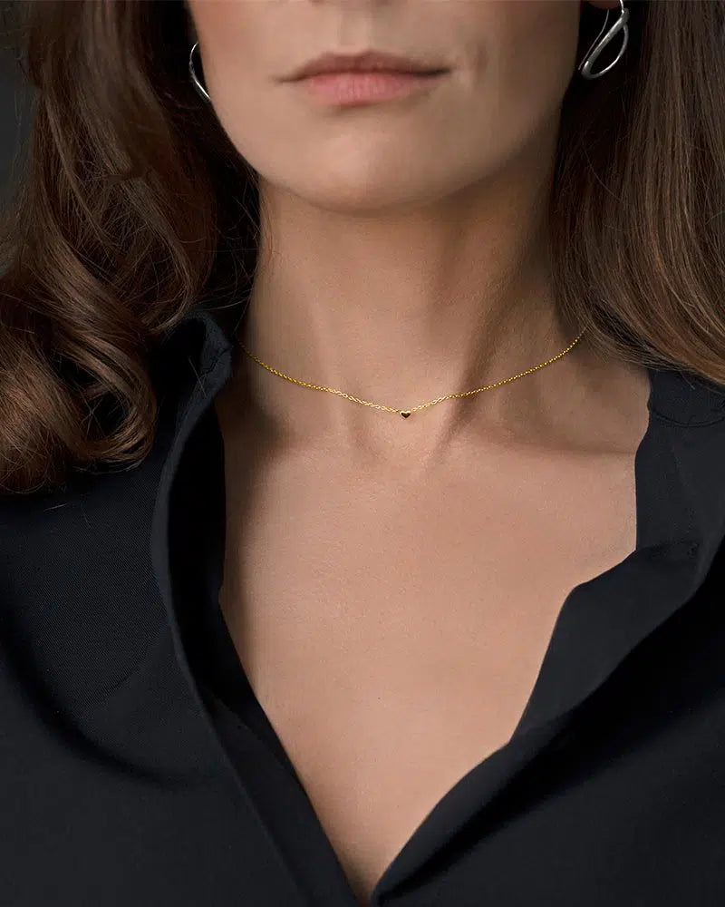 Loving heart drop necklace gold
