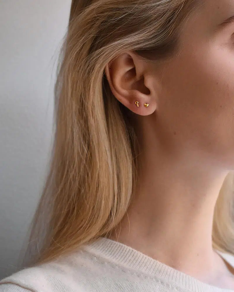 Loving Heart drop studs gold