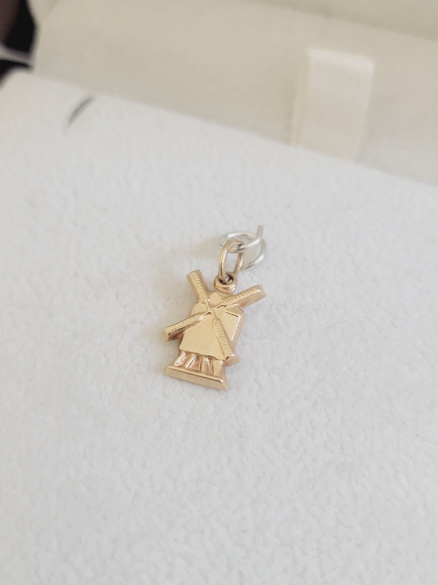 Second hand . Hänge