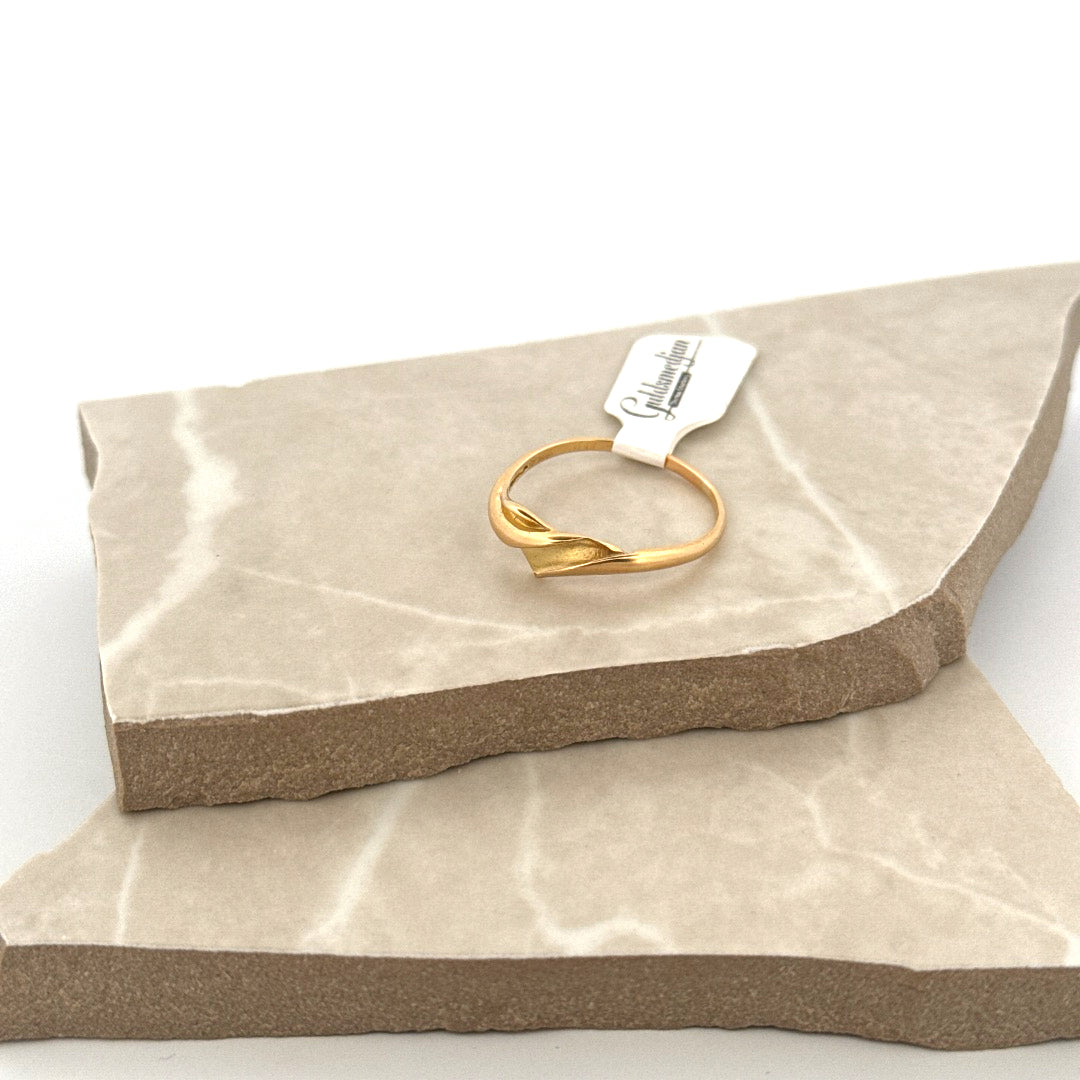 Second hand . Ring - stl. 20.5
