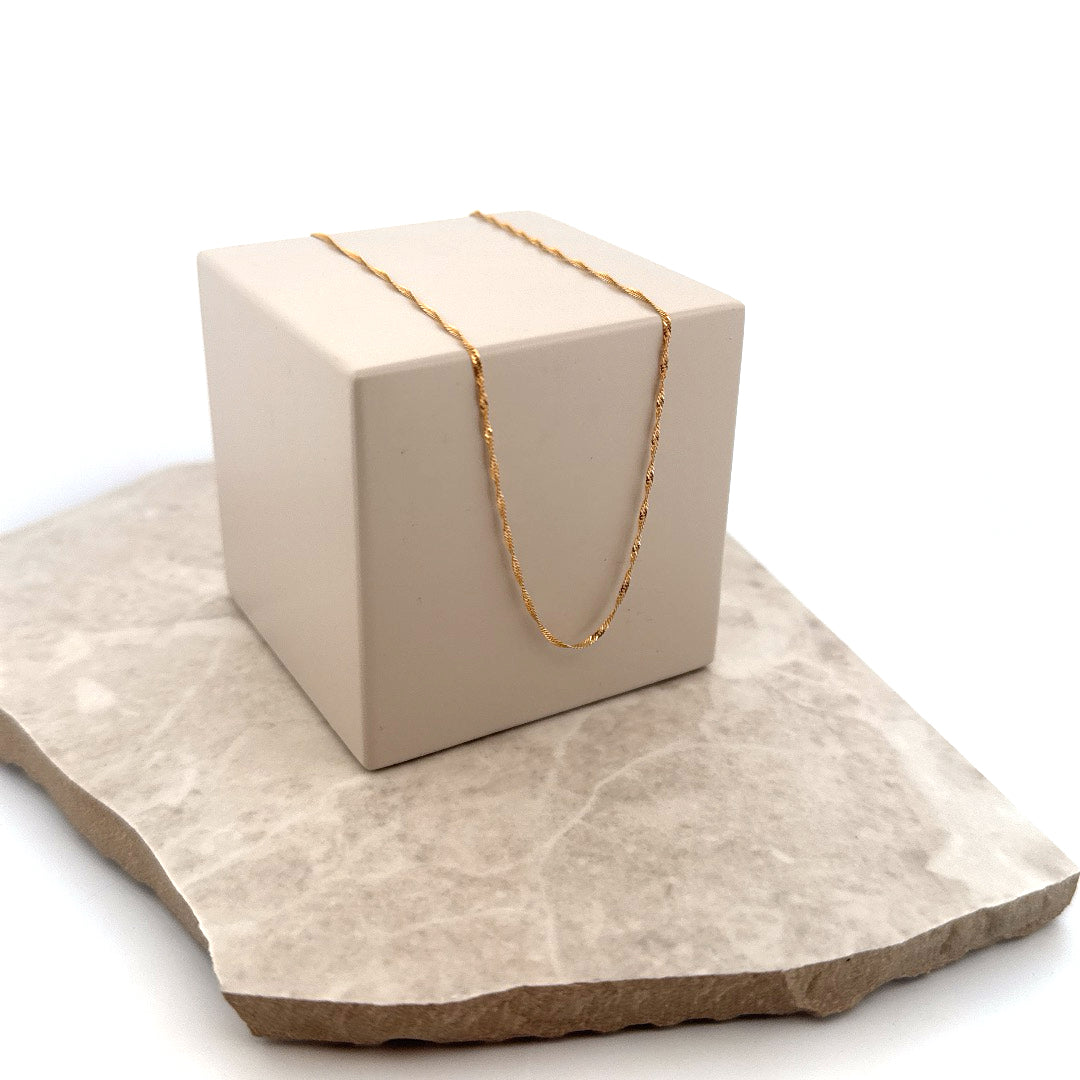 Second hand . Halsband - 42.5 cm