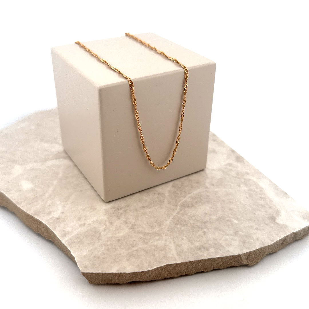 Second hand . Halsband - 40 cm