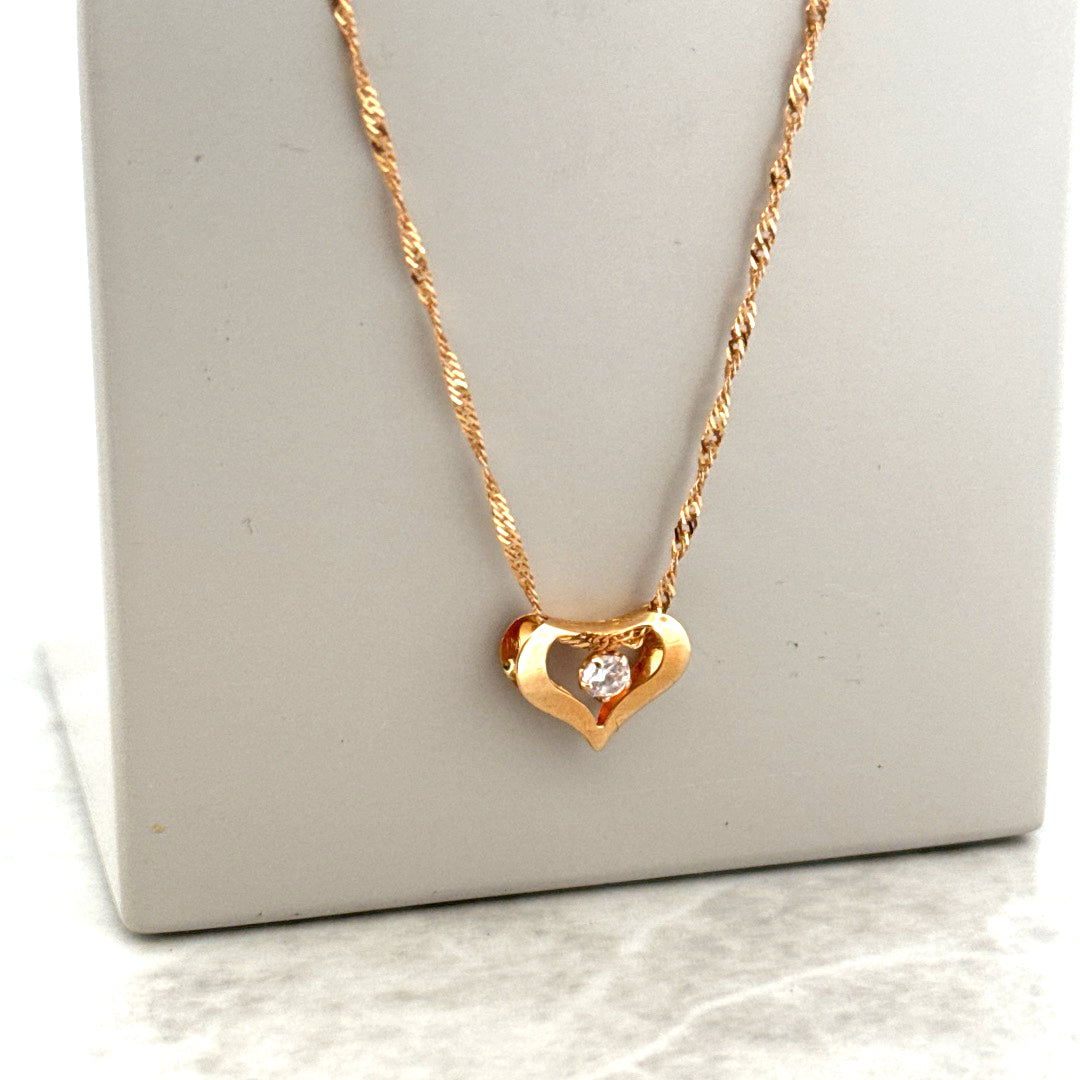 Second hand . Halsband - 44.5+41.5 cm