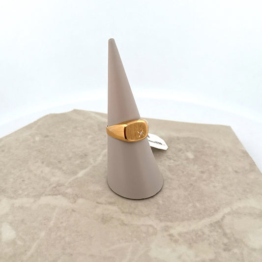 Second hand . Ring