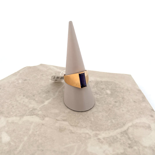 Second hand . Ring