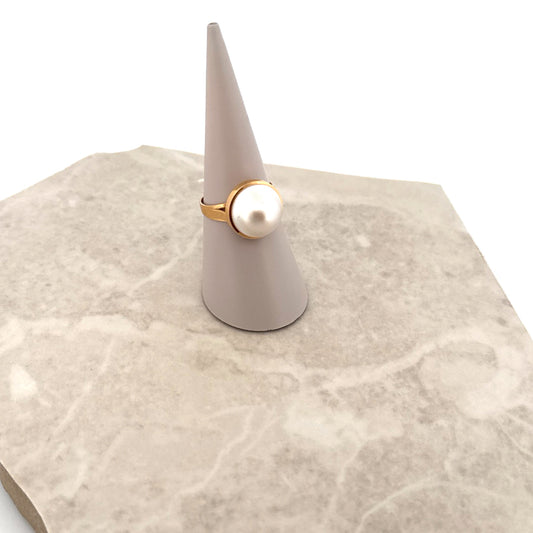 Second hand . Ring