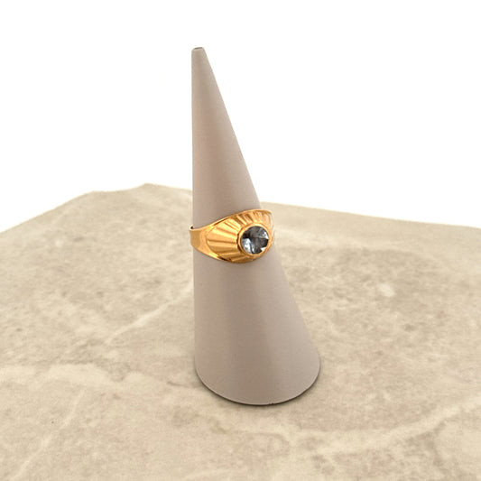 Second hand . Ring