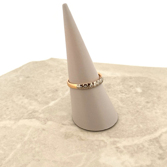 Second hand . Ring