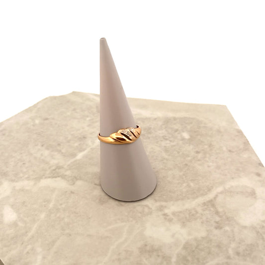 Second hand . Ring