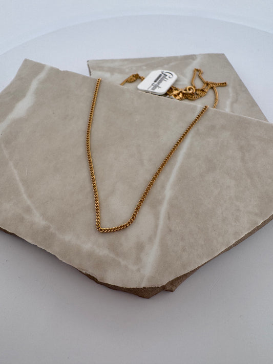 Second hand . Halsband - 41cm