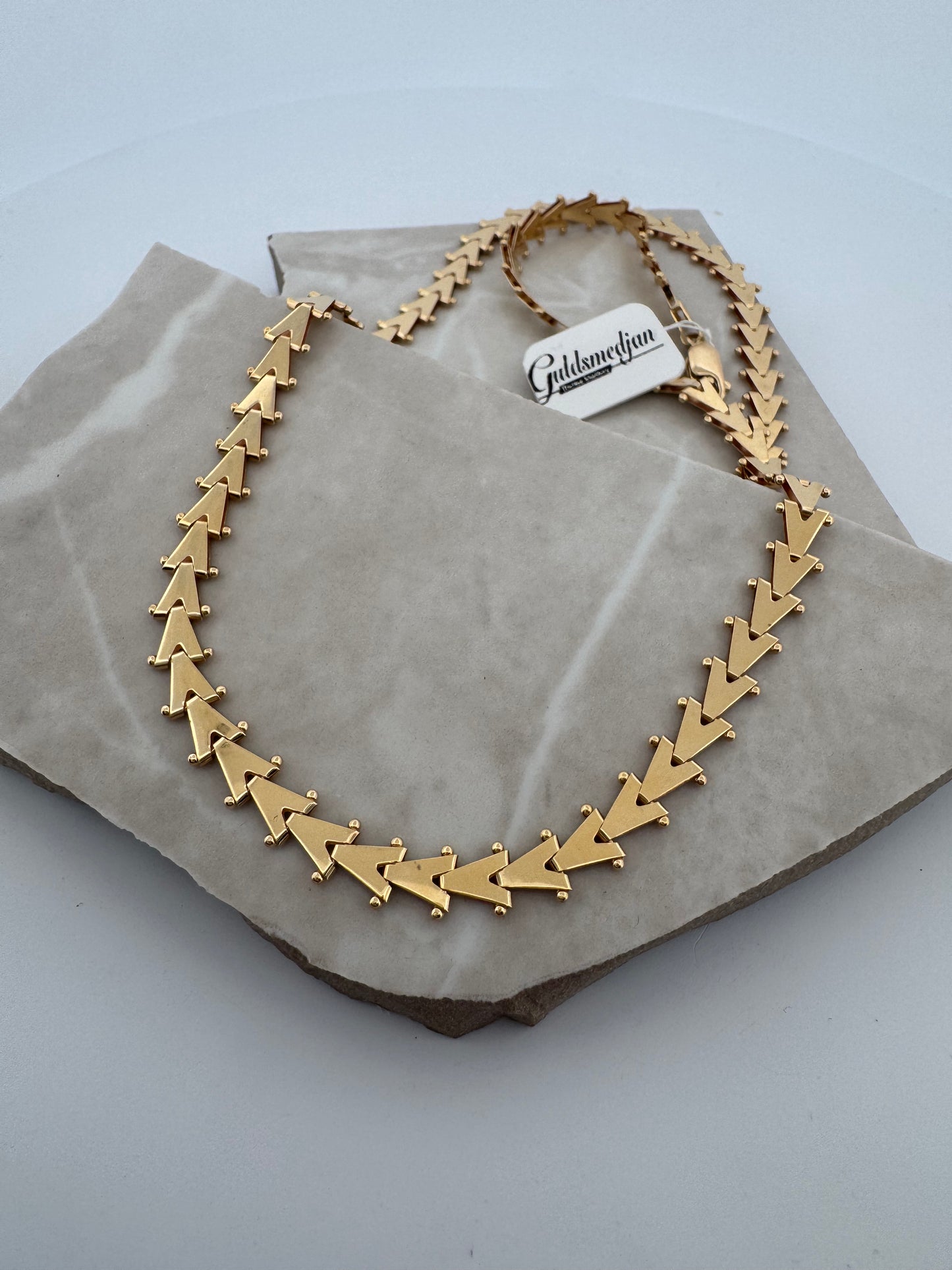 Second hand . Halsband - 43,5 cm