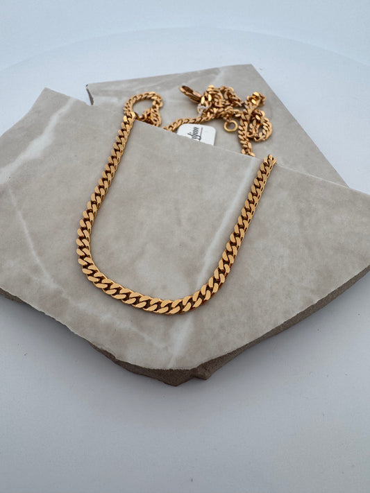 Second hand . Halsband - 50 cm