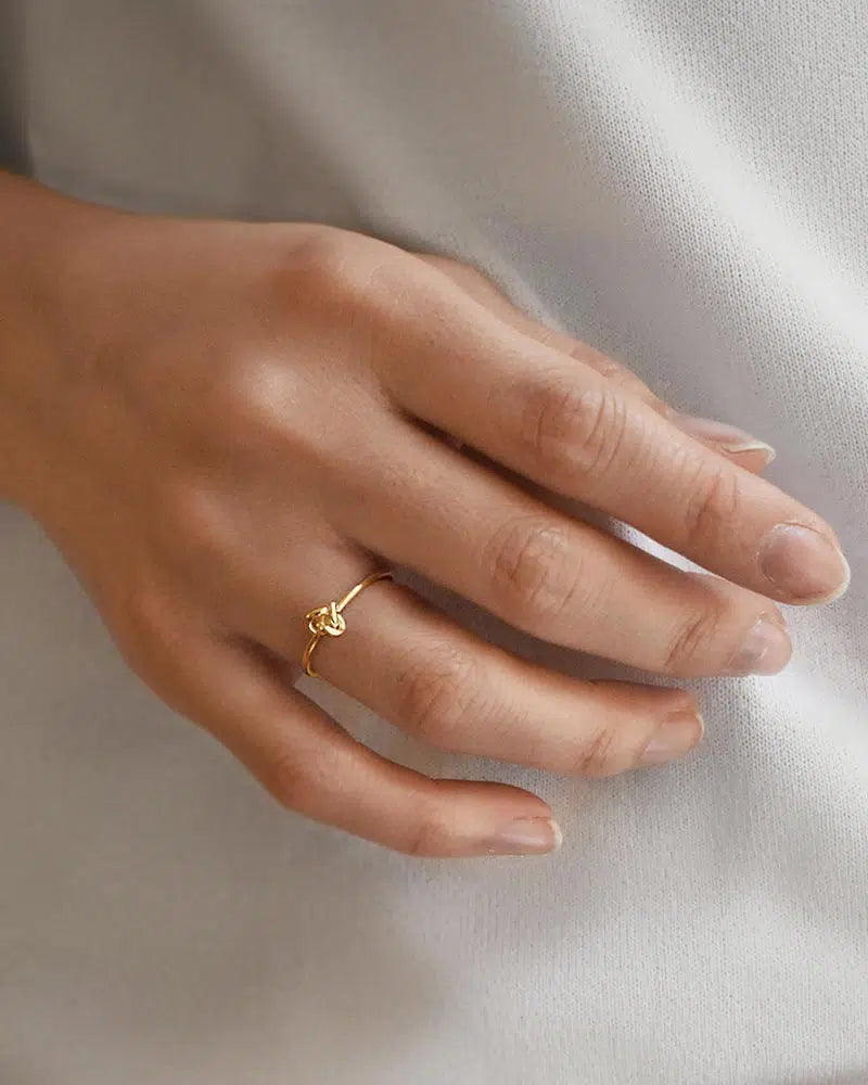 Le knot drop ring gold