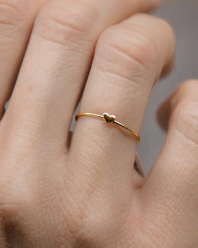 Loving heart drop ring gold